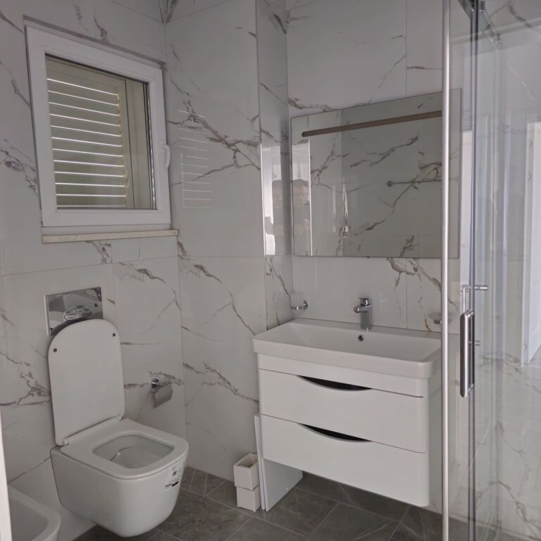 🏡 JEPET VILË ME QIRA PRANË TEG ✨