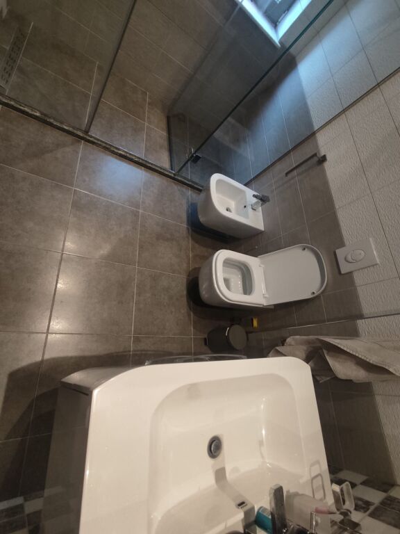 Apartamente 2+1 me qera ne zonen e Pazarit te Ri prane Rruges Tefta Tashko ne Tirane (ID 4221486 )