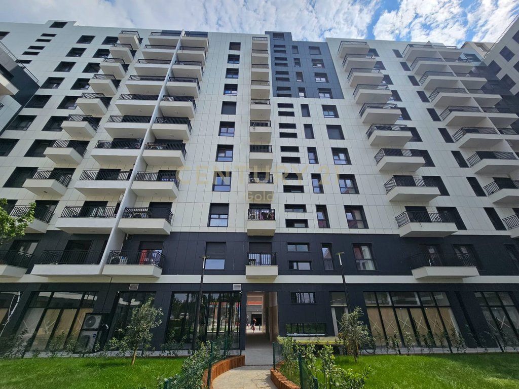APARTAMENT 3+1+2 TUALETE TEK NDREGJONI PRANE BULEVARDIT I RI !