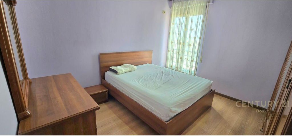 APPARTAMENTO 1+1 IN AFFITTO VICINO A ZOGU I ZI "TIRANA "