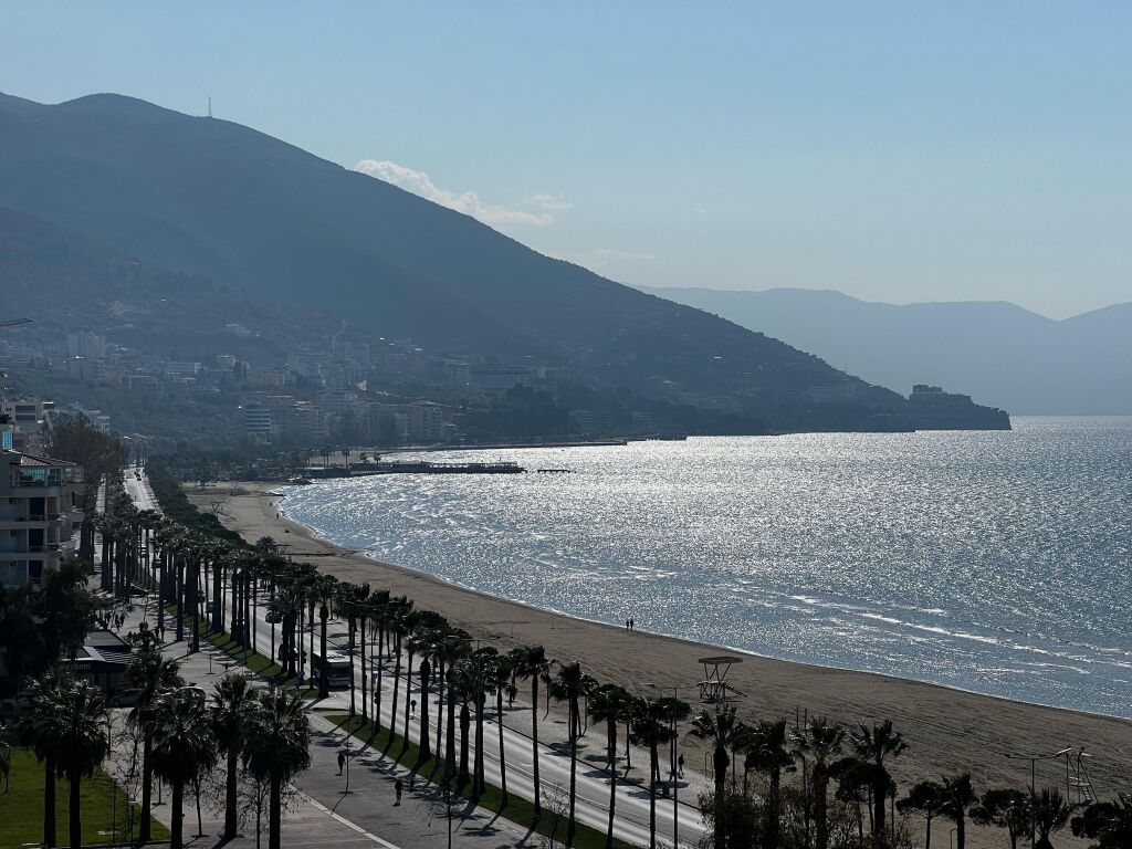 Apartament 2+1 në shitje në Lungomare Vlorë