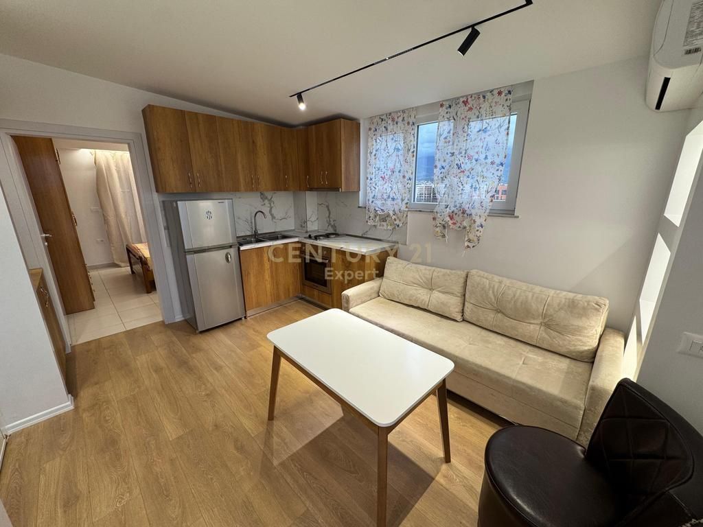 JEPET ME QIRA APARTAMENT 1+1 TEK RRUGA FERIT XHAJKO 500 € /Muaj 50,000 Lekë /Muaj