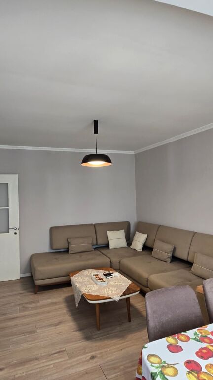 Apartament 2+1 per shitje , te Irfan Tomini !
