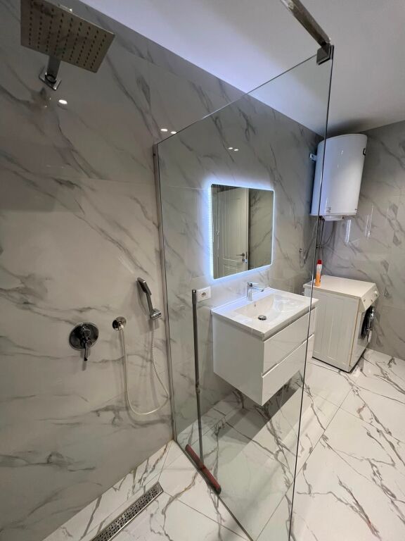 Apartament 2+1 per qera perballe Kompleksit Deliorgji!