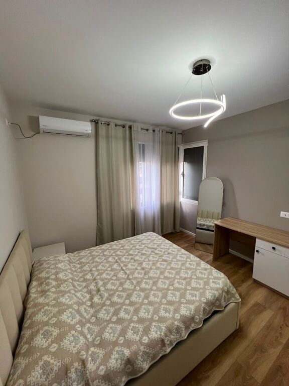Apartament 2+1 per qera perballe Kompleksit Deliorgji!