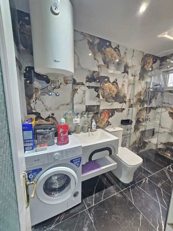 🏡 JEPET ME QERA SUPER APARTAMENT 1+1 – PRANË STADIUMIT!