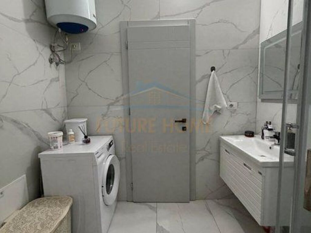 Shitet, Apartament 1+1, Rruga Teodor Keko, Unaza e Re