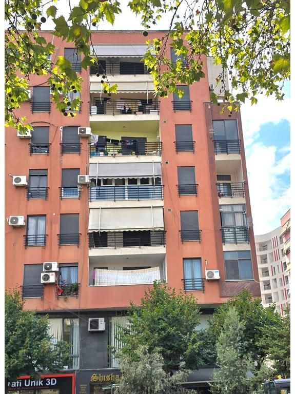 APPARTAMENTO 1+1 IN AFFITTO VICINO A ZOGU I ZI "TIRANA "