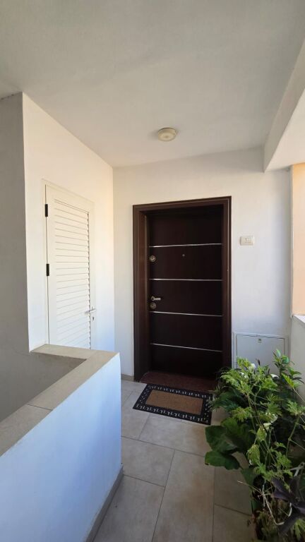 Apartament 2+1 per shitje , te Irfan Tomini !
