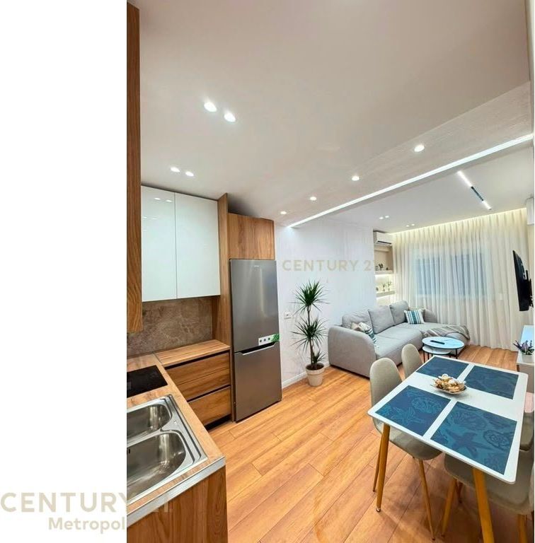 Apartment 1+1 for rent at Pazari I Ri