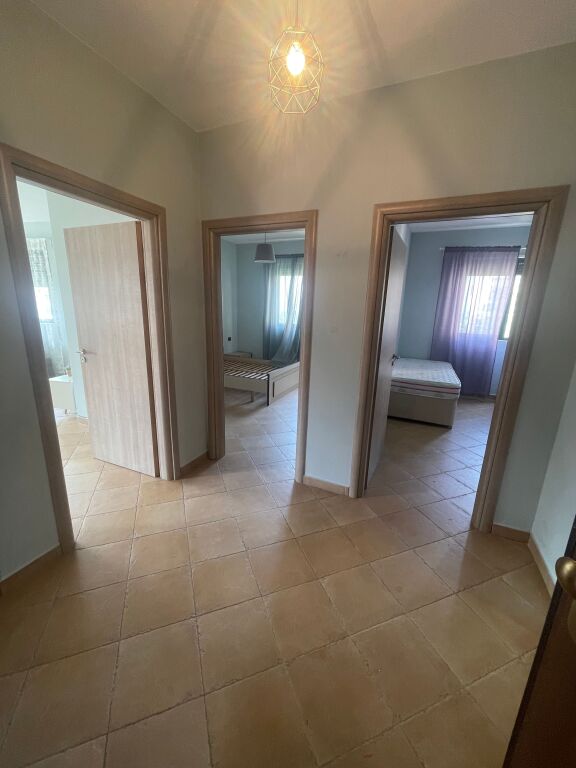 Appartamento 2+1 in vendita a Fresk 1550000 lek