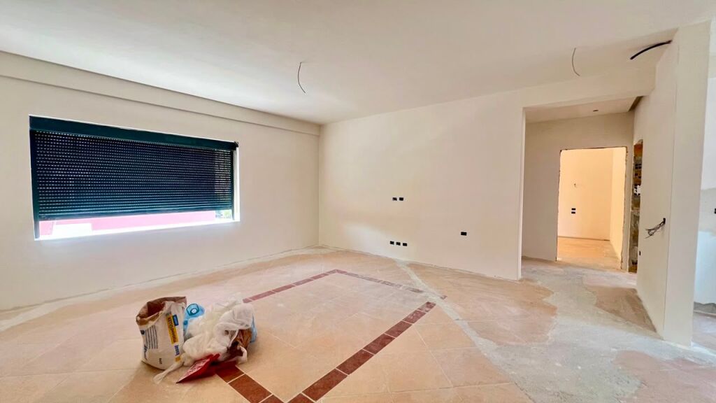 🏠SHITET 3+1+2wc + Kuzhine e Vecuar 📍Selite - Prane Universitetit Marlin Barleti 210,000€ - Orientim JUG🌞 - Kati 3 - SP.127m² - E Rinovuar