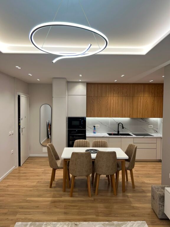 Apartament 2+1 per qera perballe Kompleksit Deliorgji!