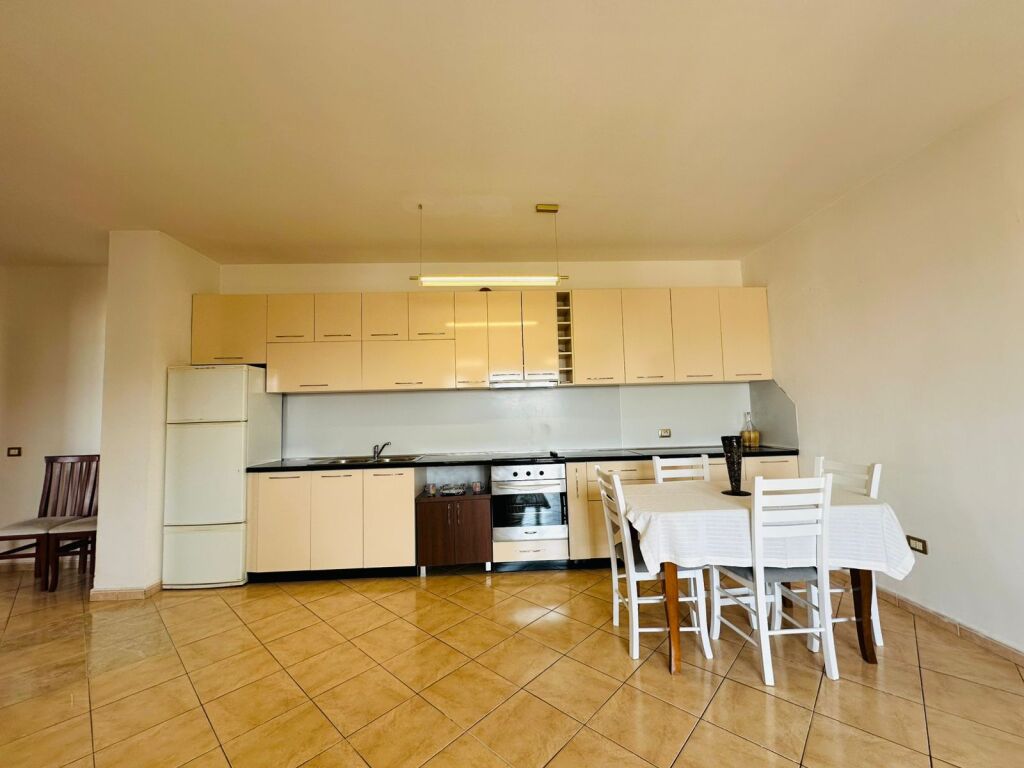 APARTAMENT 2+1, ZOGU I ZI