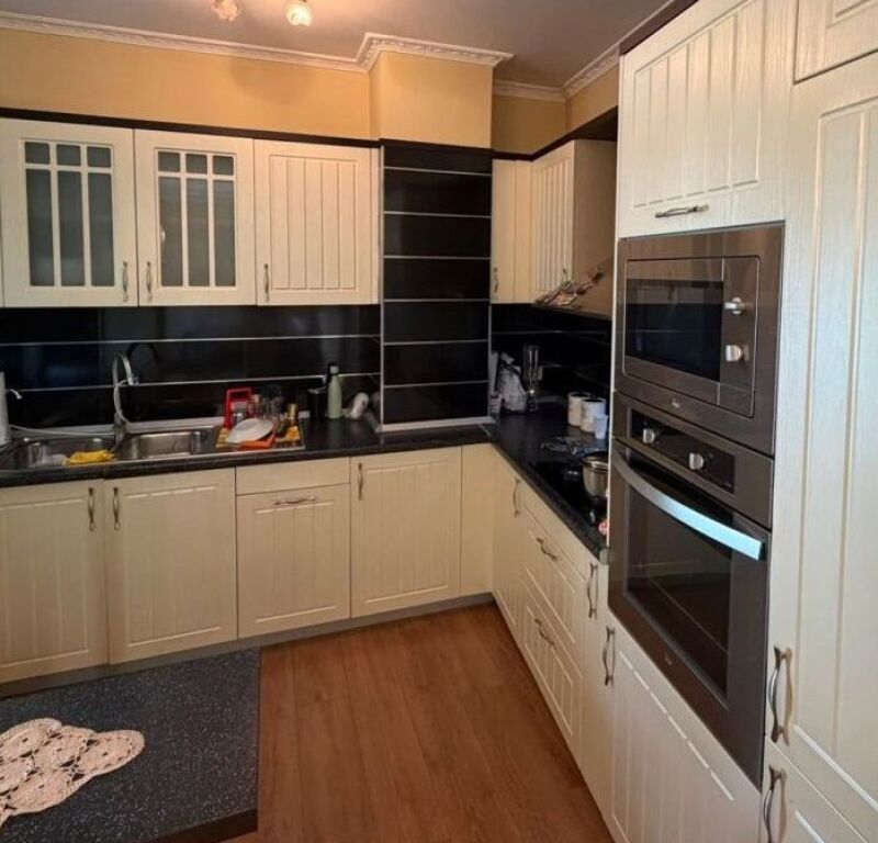 Jepet me qira apartament 2+1+2 në zonën e Restorant Freskut