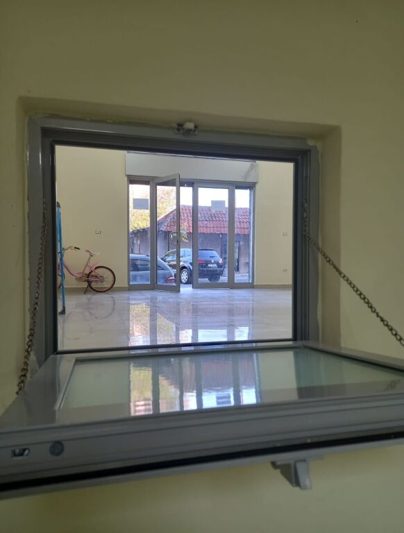 Qera | Ambjent Biznesi | Rruga Hamdi Pepo | 700 €/muaj