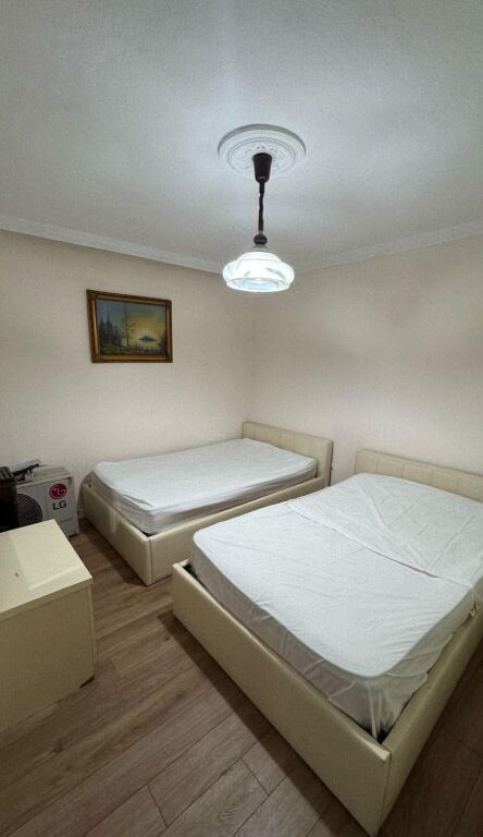 JEPET ME QERA APARTAMENT 2+1 – PRANË SHKOLLËS SË BASHKUAR
