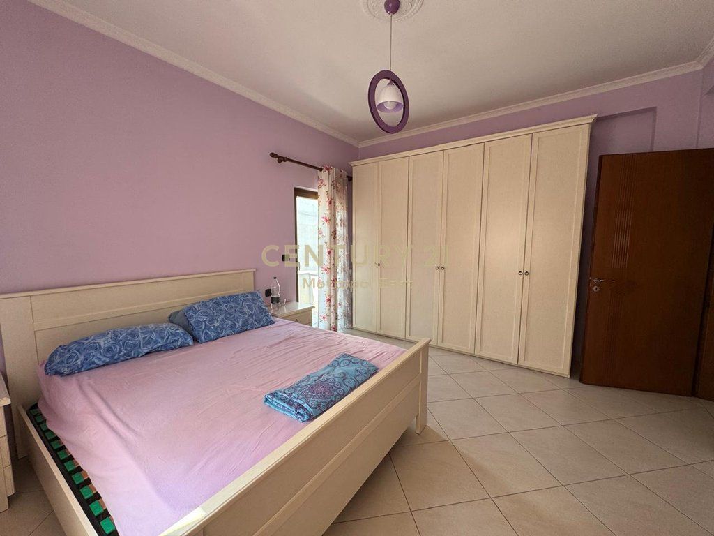 Jepet me Qira Apartament 3+1+2 + parkim pranë Kopshtit Zoologjik