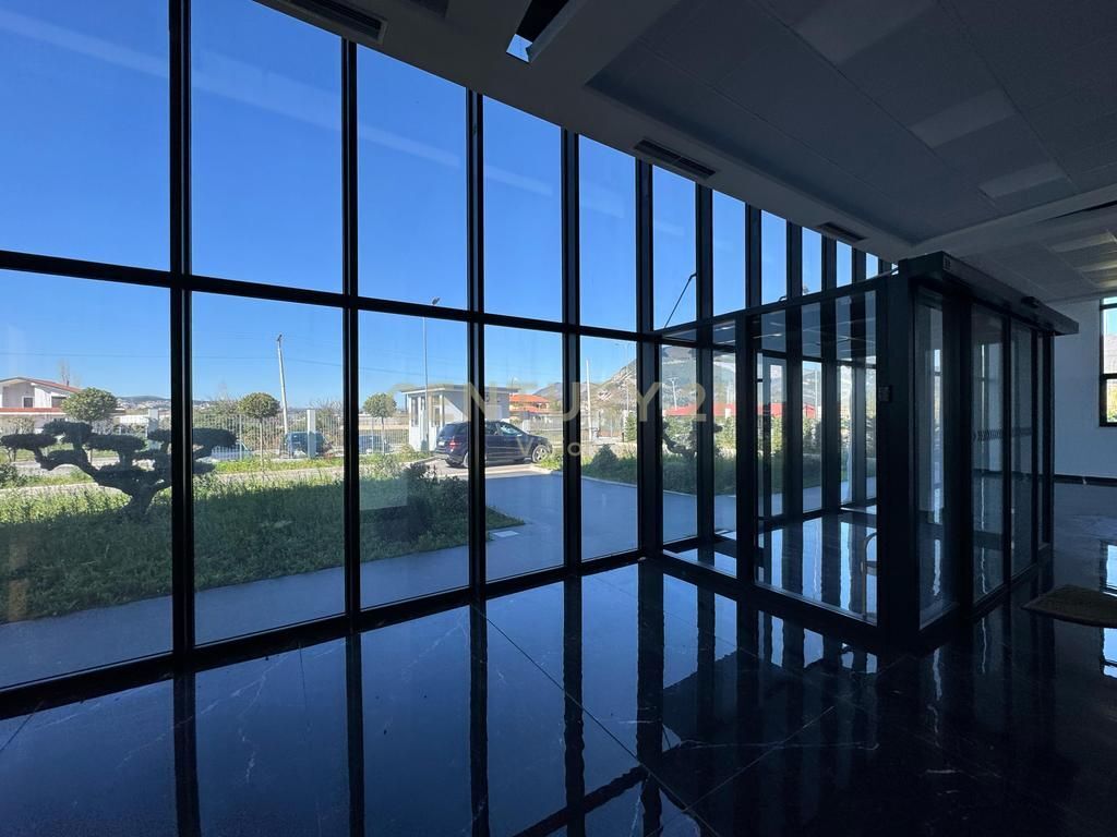 Ndertese 2- kateshe  Toke per shitje autostrada Lezhë - Lac 12200 m²