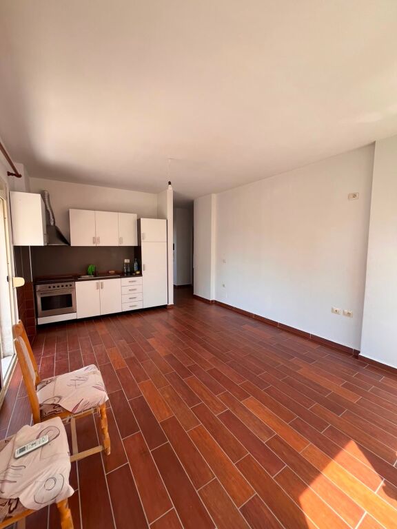 Appartamento 2+1 Vlora, Via Cipajve (Gjergj Arianiti)