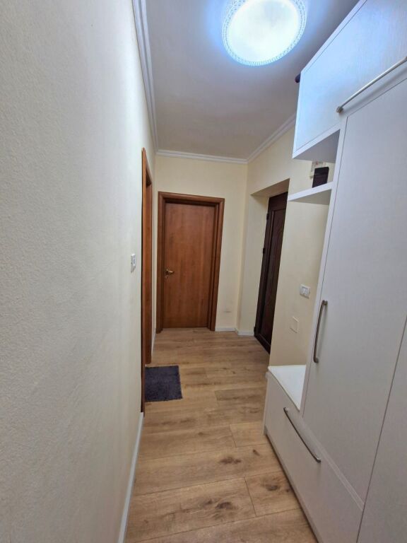 Jepet me Qira Apartament 1+1 – Bulevardi Bajram Curri