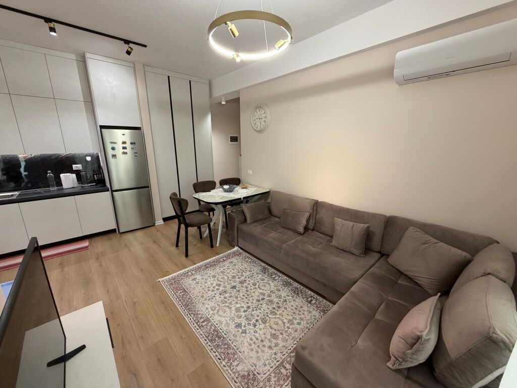 Shitet Apartament 1+1 Ali Demi