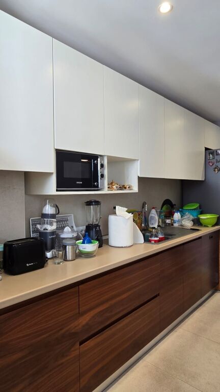 Apartament 2+1 per shitje , te Irfan Tomini !
