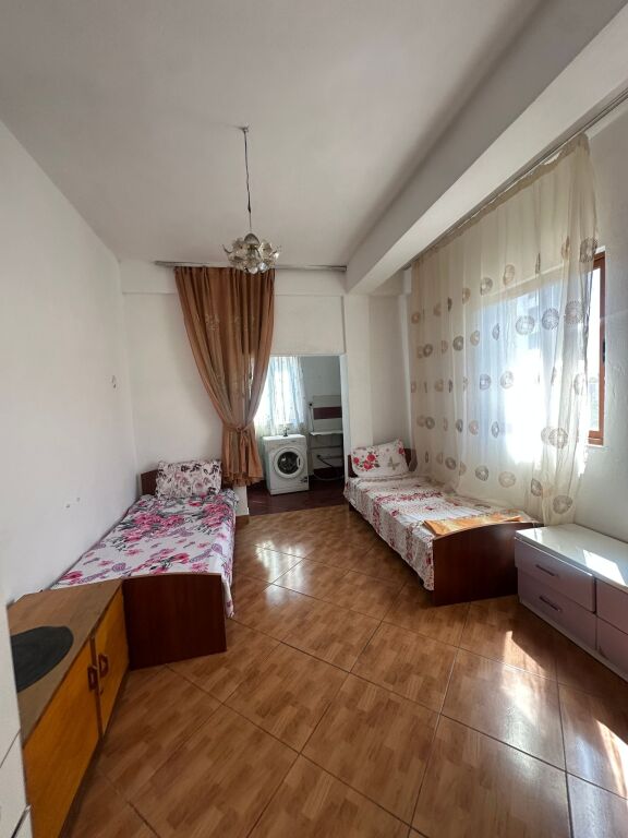 Qera | Shtëpi private 1 + 1 | Rruga Ramë Sadria | 280 €/muaj