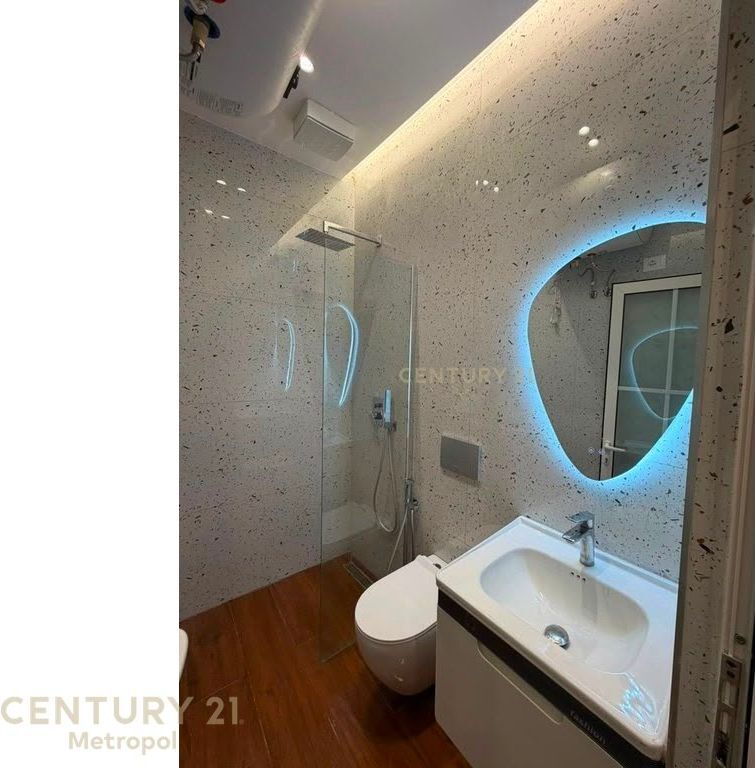 Apartament 1+1 me qira pranë Pazarit të Ri