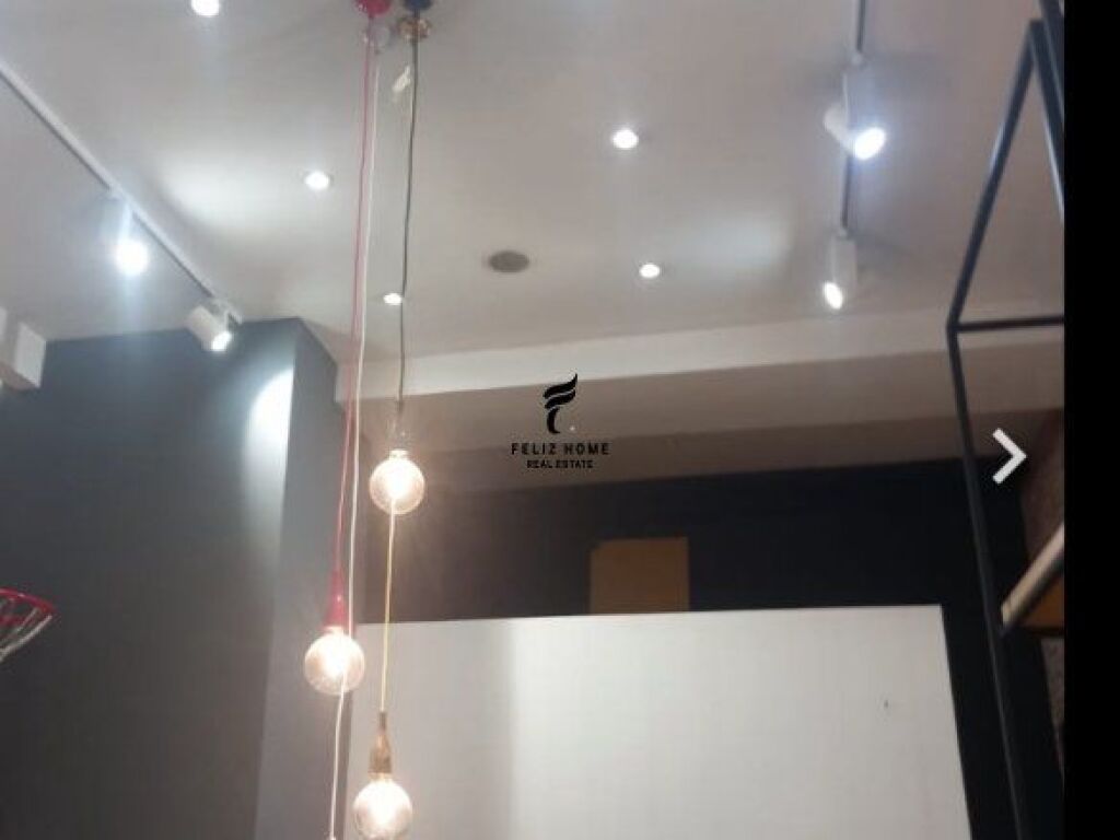 SHOP FOR RENT 38 M2 KAVAJES STREET 80,000 LEKE FH-87915