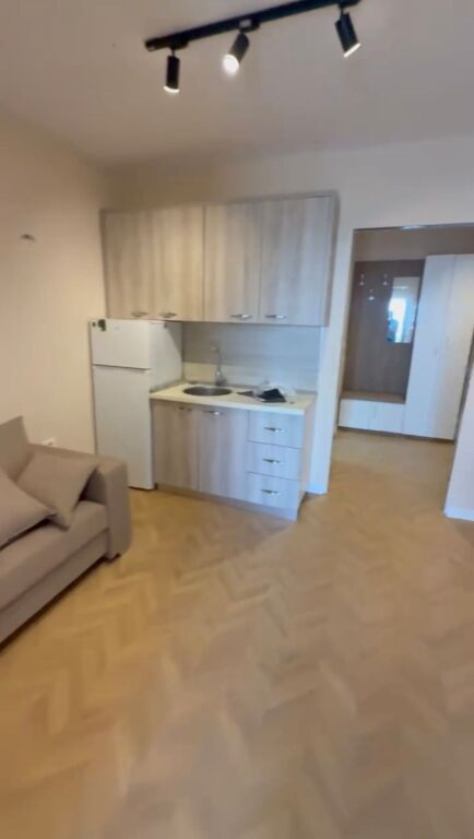 Shitet Apartament 1+1 te Shkembi Kavajes