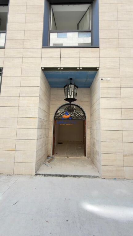 LOCALE COMMERCIALE IN AFFITTO 129 M2 " LAGO ASCIUTTO " 4000 EURO