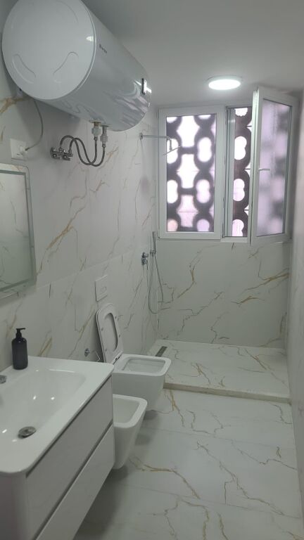 Apartament 2+1 me qira tek Pazari i Ri