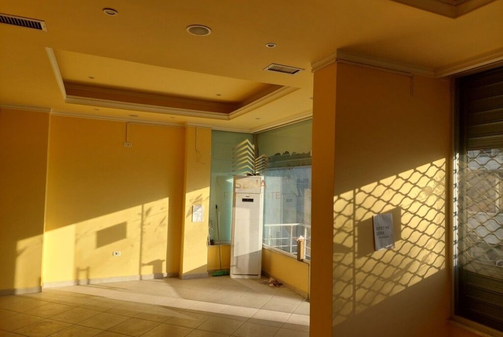In vendita,Locale commerciale, Fresk, 100.000 Euro