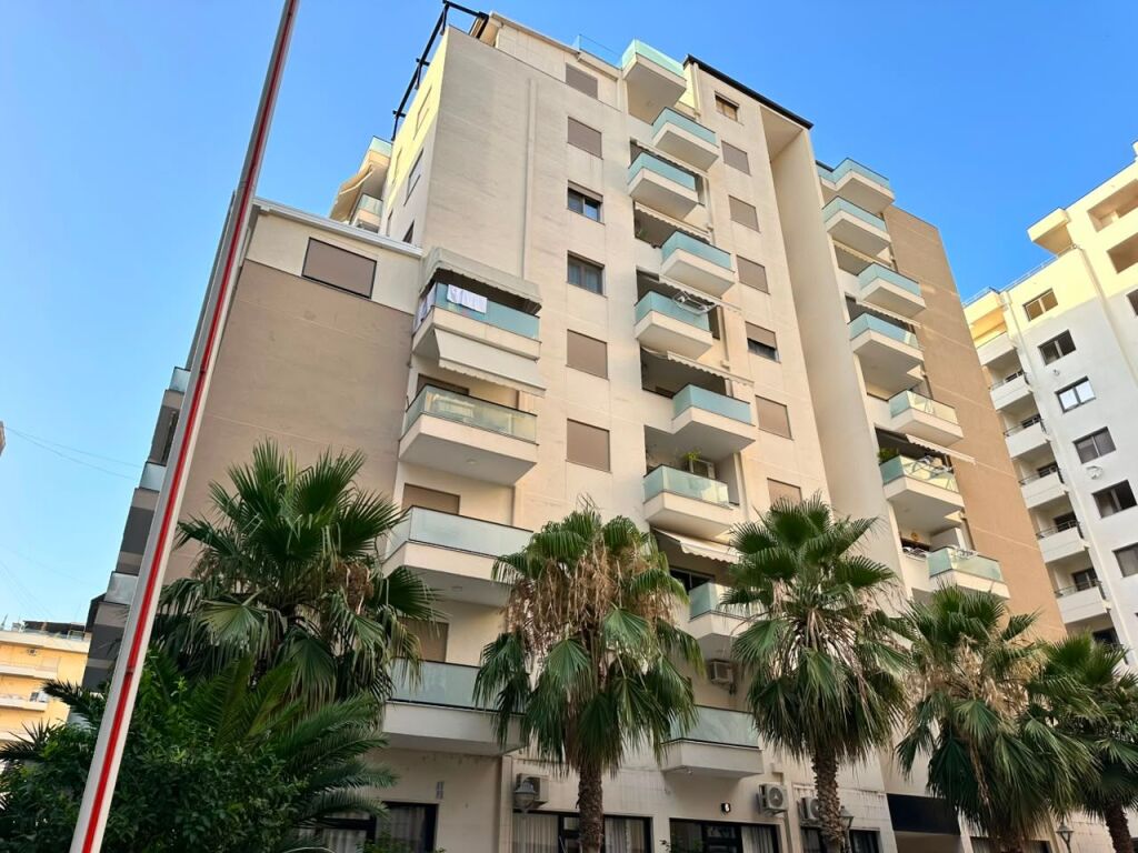 Apartament luksoz për shitje LISTË EKSKLUZIVE | Lungomare, Vlorë