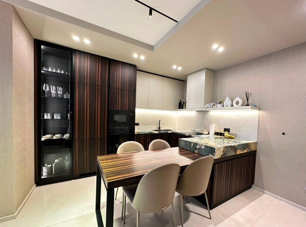 Apartament luksoz për shitje LISTË EKSKLUZIVE | Lungomare, Vlorë