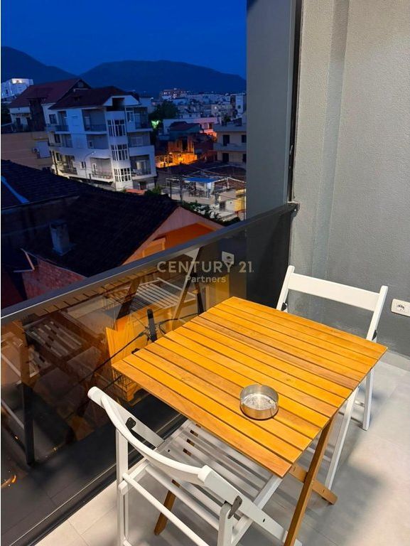 APARTAMENT 1+1 ME QIRA – PAZARI I RI