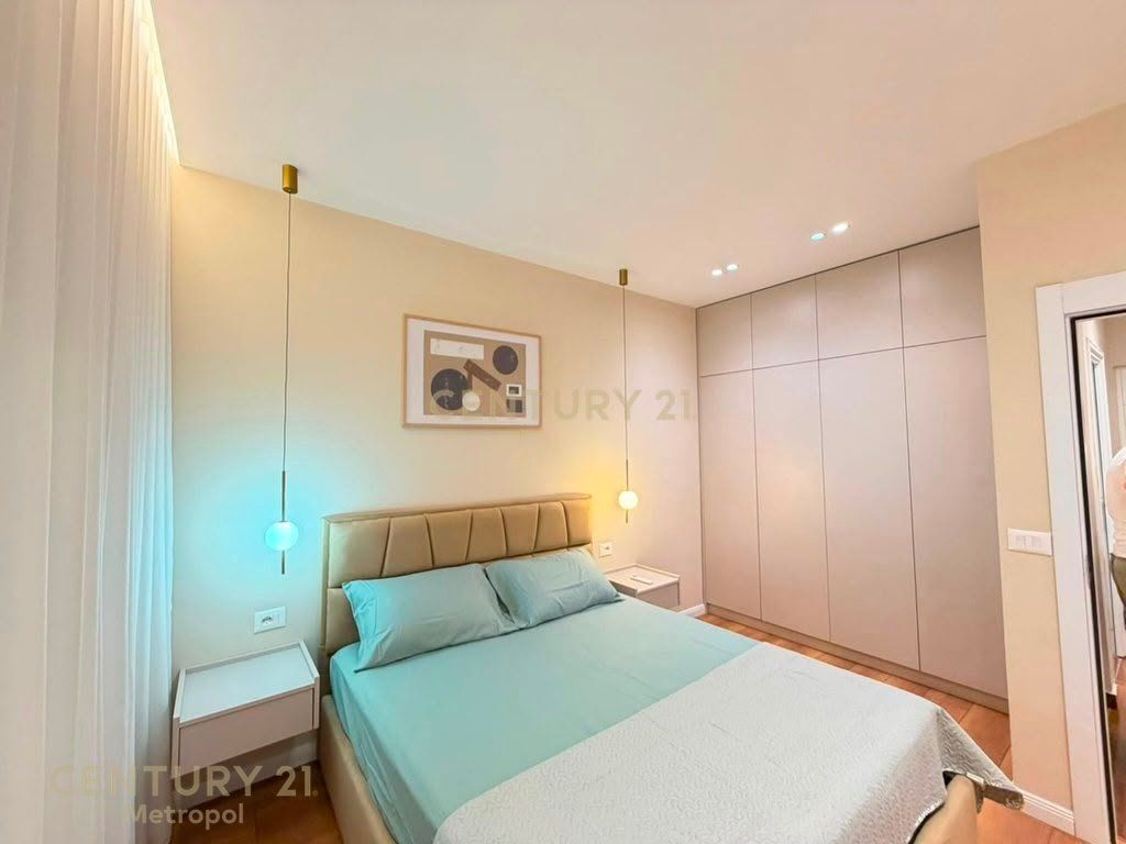 Apartment 1+1 for rent at Pazari I Ri