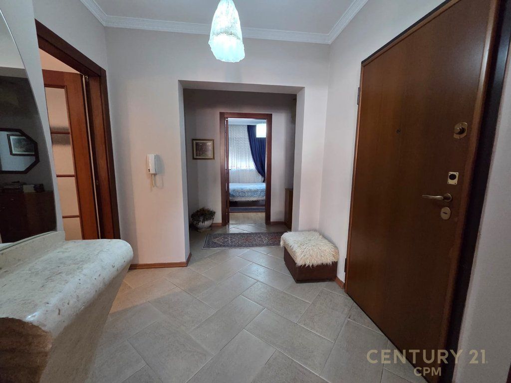 APARTAMENT 1+1 ME QIRA TEK KOMUNA E PARISIT!