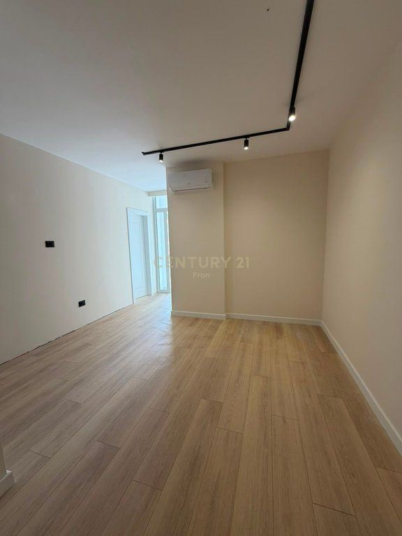 🏡 VENDESI 1 APPARTAMENTO 1+1 – MUNICIPIO DI PARIGI
