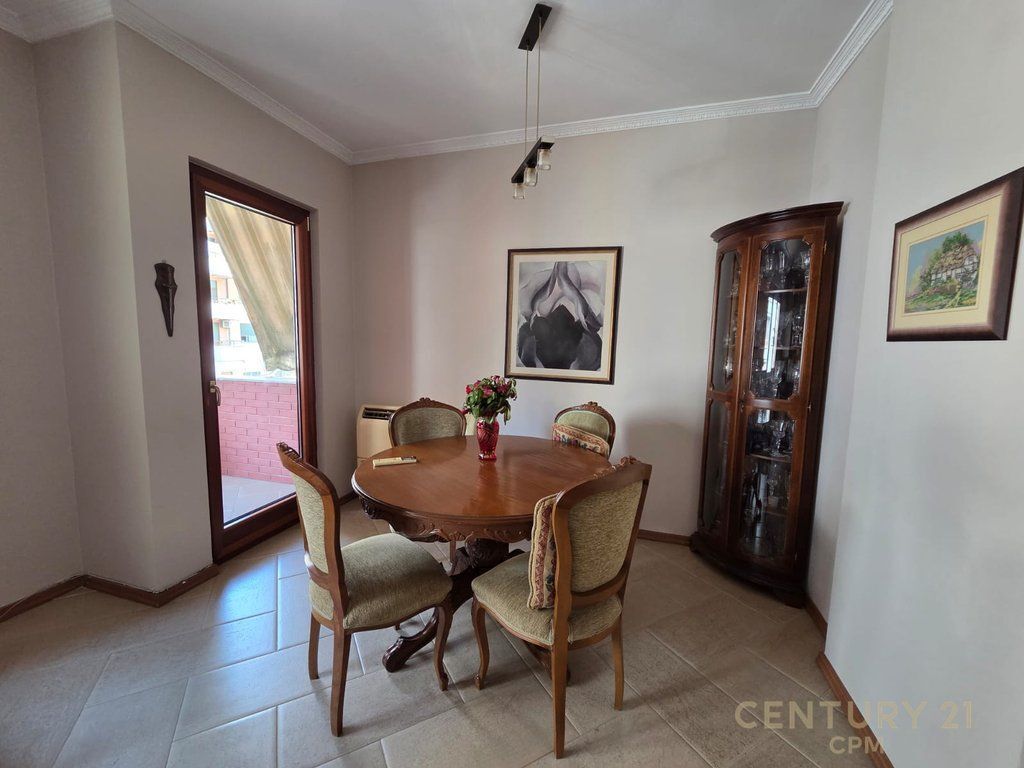 APARTAMENT 1+1 ME QIRA TEK KOMUNA E PARISIT!