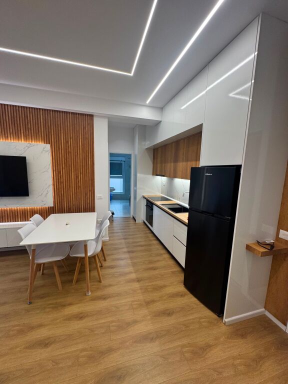 IN AFFITTO: 1+1 📍 Ali Demi - Residenza Kadiu || 50.000 ALL/Mese - Edificio 1 - 3° Piano - Sup. 80m² - Mai Abitato, 100% Nuovissimo🔥