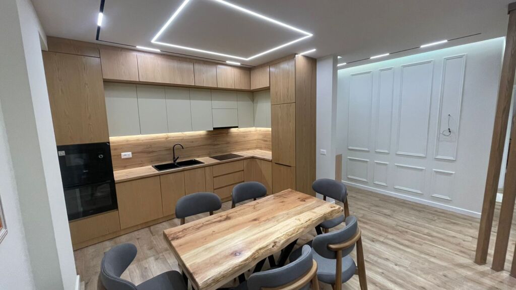 🏢At Dry Lake, a 2+1+2+parking space apartment is for rent, newly furnished. 1,500 Euro