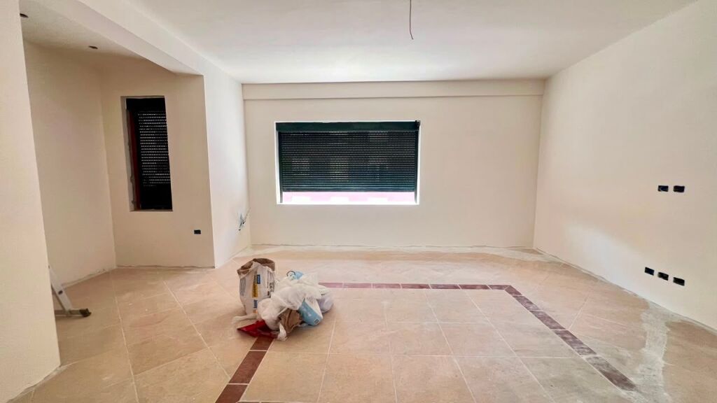 🏠SHITET 3+1+2wc + Kuzhine e Vecuar 📍Selite - Prane Universitetit Marlin Barleti 210,000€ - Orientim JUG🌞 - Kati 3 - SP.127m² - E Rinovuar