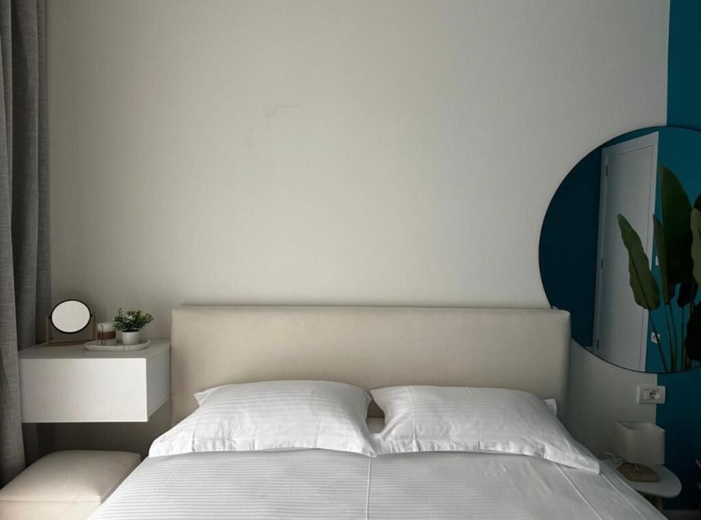 Sea view Apartment for rent in Vlora  ,Lungomare Free from September -1 June