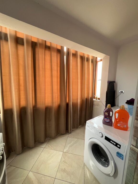 SHITET APARTAMENT 1+1 – PRANË SPITALIT USHTARAK,LAPRAKE