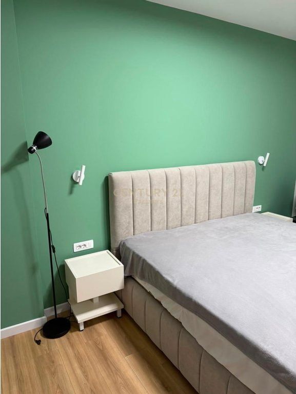 APARTAMENT 1+1 ME QIRA – PAZARI I RI
