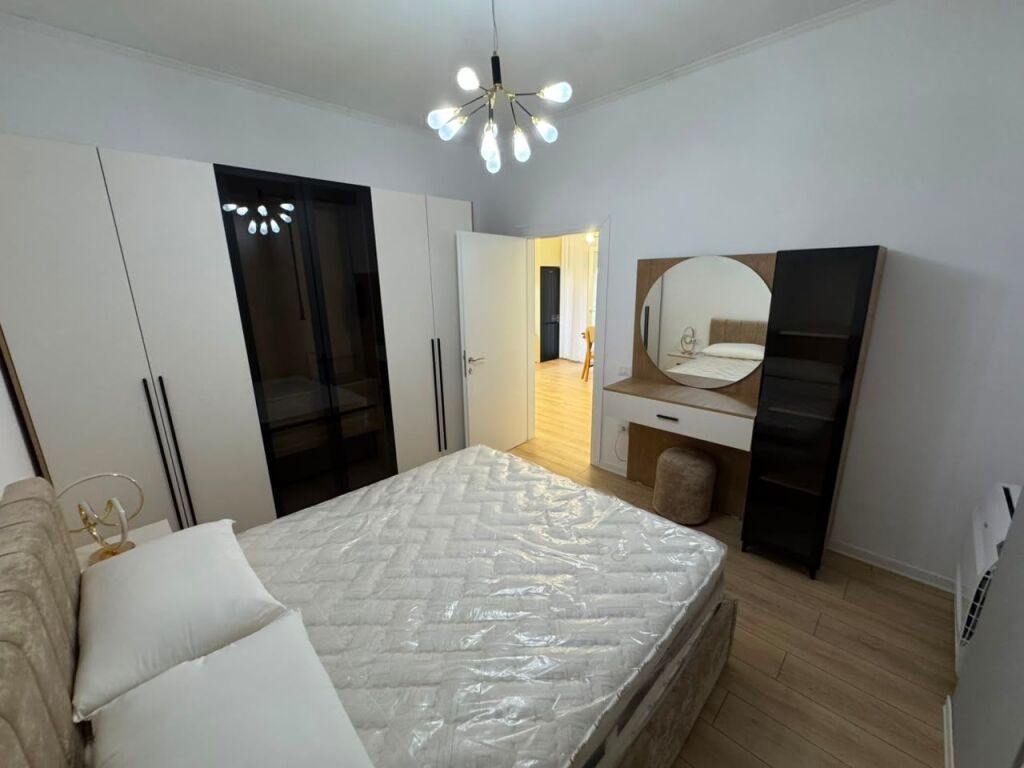 📣 JEPET ME QERA APARTAMENT 1+1 📍 Porta e Re, Sauk  ✨ Mobilim i ri 🏢 Kati 2 💰 60.000 Lekë/Muaj