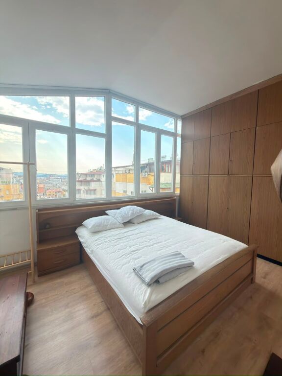 Apartment for rent near the Paris Commune by the underpass
