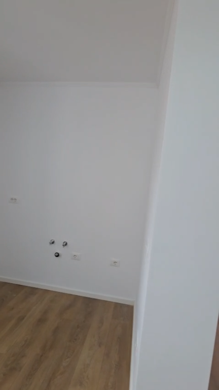 Apartament 1+1 per shitje Shkolla e Kuqe !